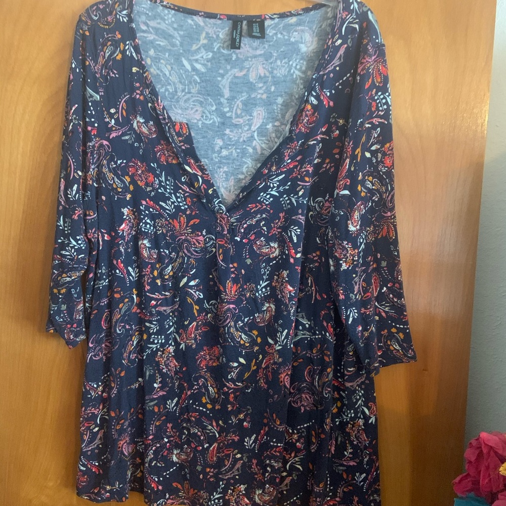 Pretty floral top.